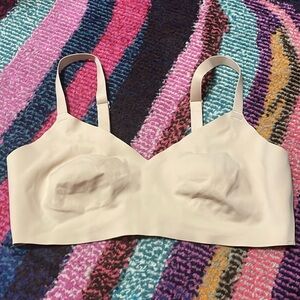 NWOT AERIE REAL FREE BRA SZ M